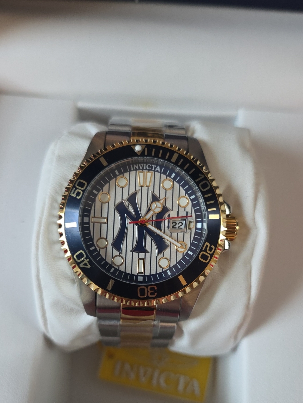 410.  Invicta Pro Diver New York Edition Men's Watch - 43mm. Gold, Steel (49857)